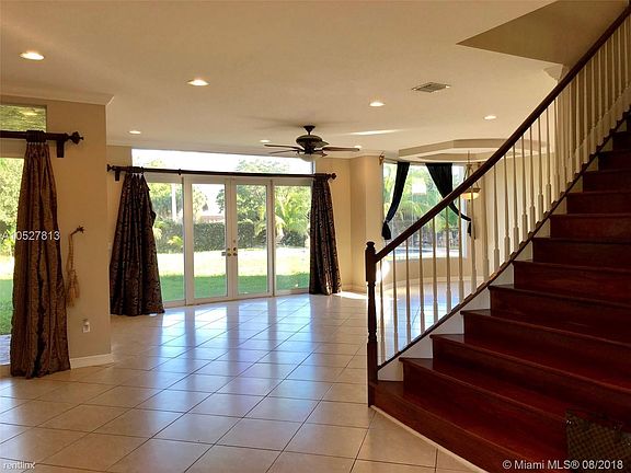 5A2B18AB-6300-4389-9DDD-196600E7C28D