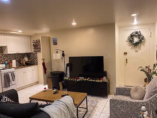 Rented by City Connections Realty | media 10