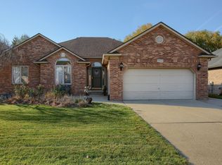 49325 Lehr Dr, Macomb, MI 48044