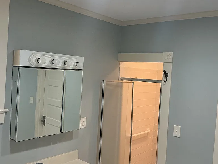105 Russell Ave — Photo 23