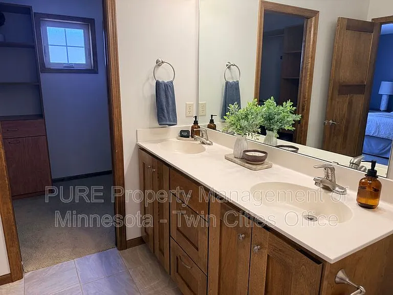 7807 Madelyn Creek Dr — Photo 10