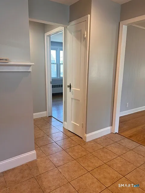 2 bed, 1.0 bath, 2459 sqft, $2,200 — Photo 3