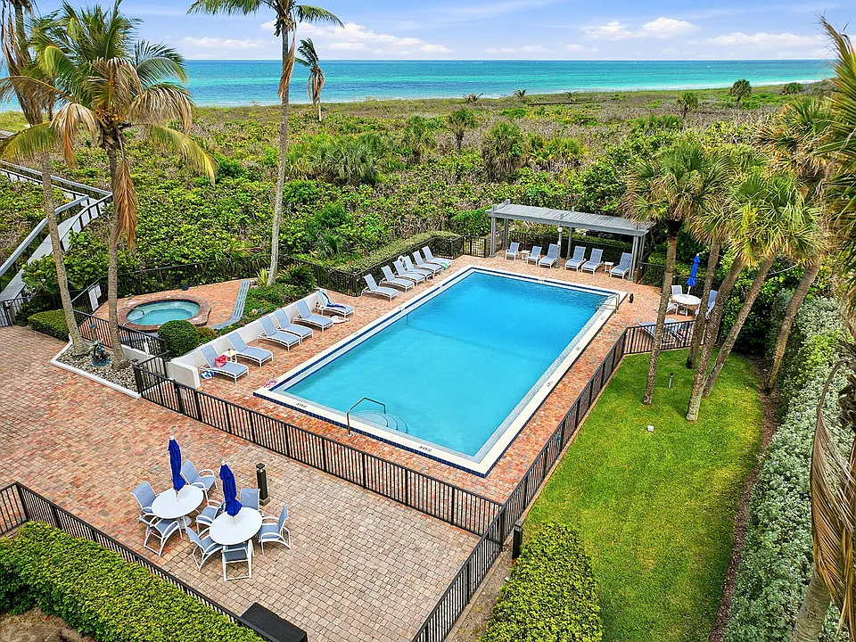 2800 N Highway A1A #201