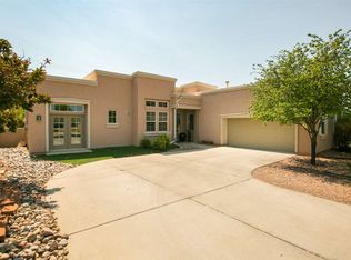 10 Arquero Rd, Santa Fe, NM 87508