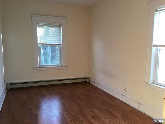 2nd image of 701 Hillside Ave #2
