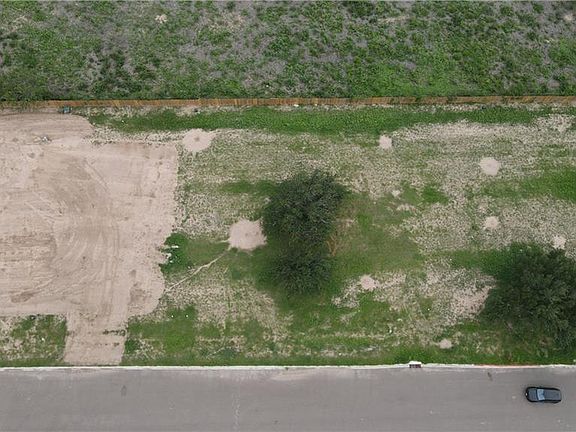 3rd image of 800 E Saida
