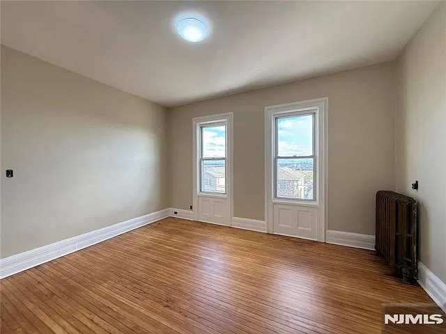 2 bed, 1.0 bath, $2,500 — Photo 3