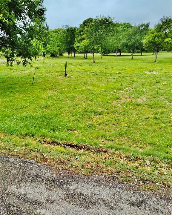 2nd image of 652 Live Oak Bnd