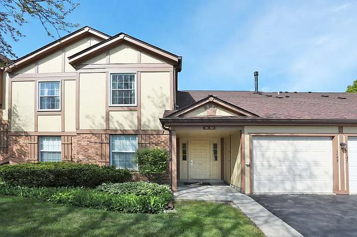 1143 Auburn Ln — Photo 1