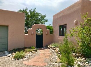 49 Encantado Rd, Santa Fe, NM 87508