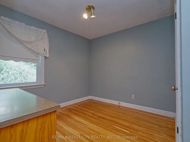 250 Meadow Rd — Photo 17