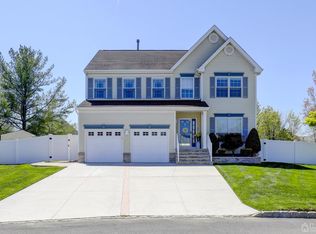 11 Fela Dr, Old Bridge, NJ 08857