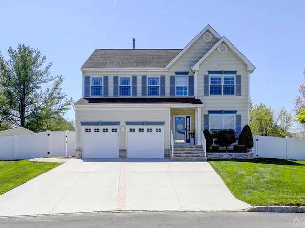 11 Fela Dr, Old Bridge, NJ 08857