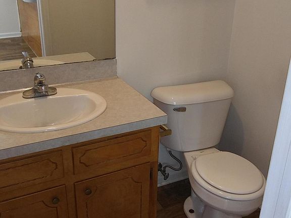 5th image of 3914 Sterling Pointe Dr Unit Vv4