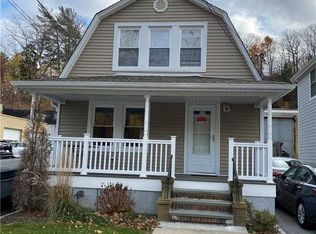 93 Pine Hollow Rd, Oyster Bay, NY 11771