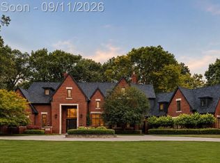 31235 Woodside Dr, Franklin, MI 48025