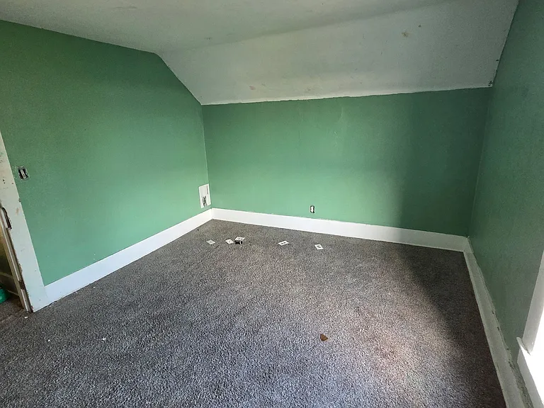 1039 N Lafountain St — Photo 9