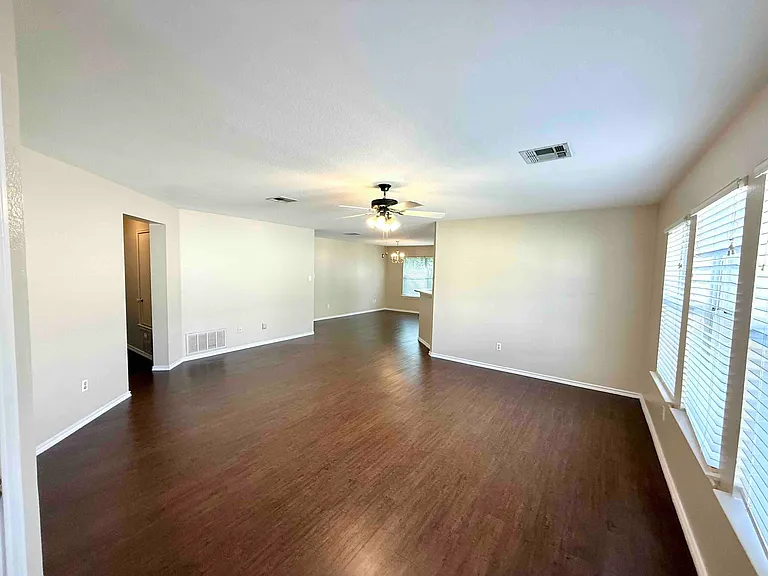 711 Camino Alto Dr — Photo 2