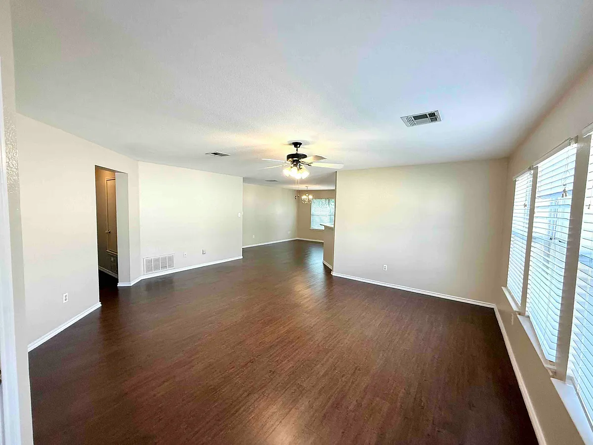 Building Photo - 711 Camino Alto Dr