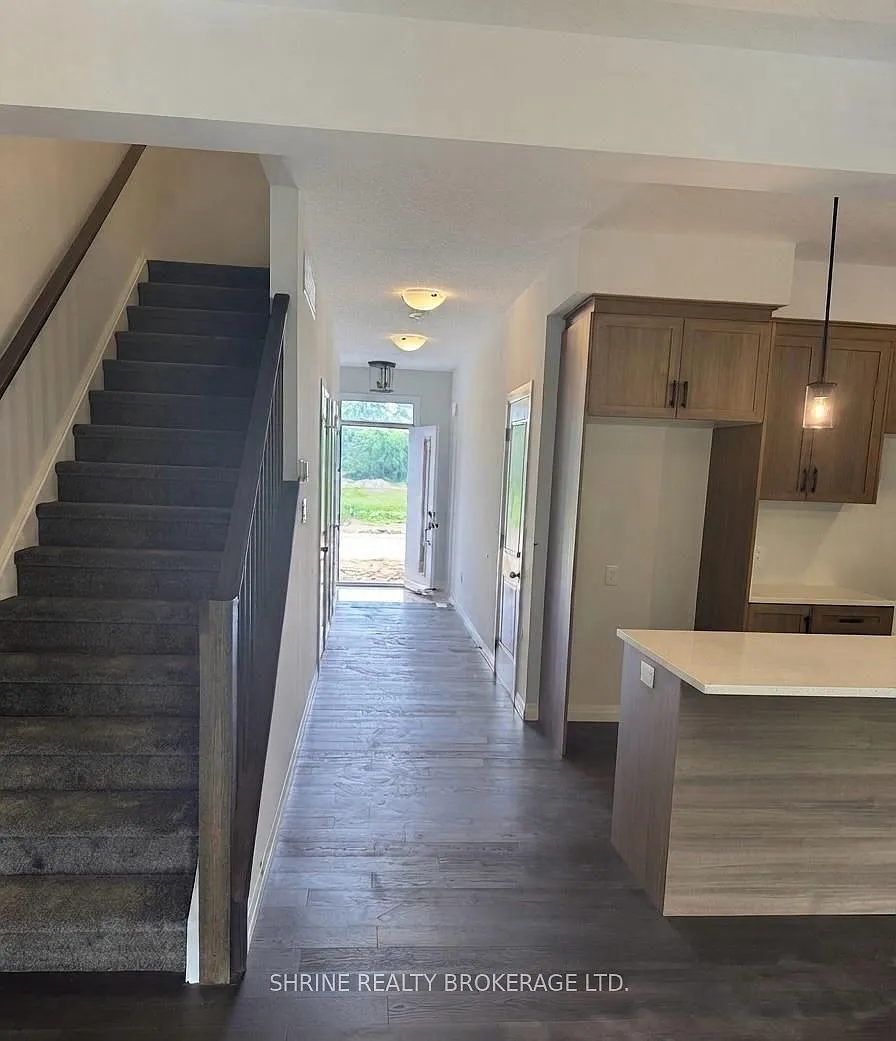 3 bed, $2,650 — Photo 2