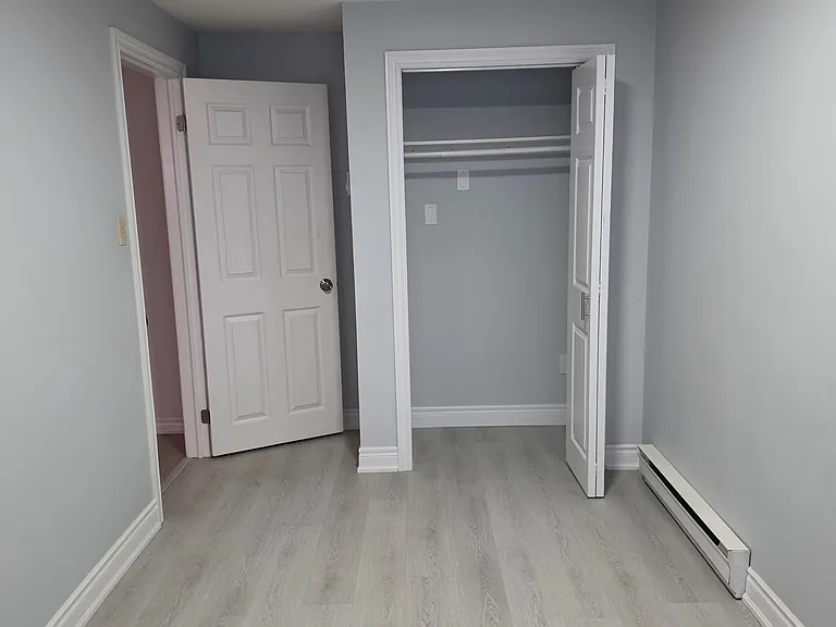 180 Centre St S #1 — Photo 8
