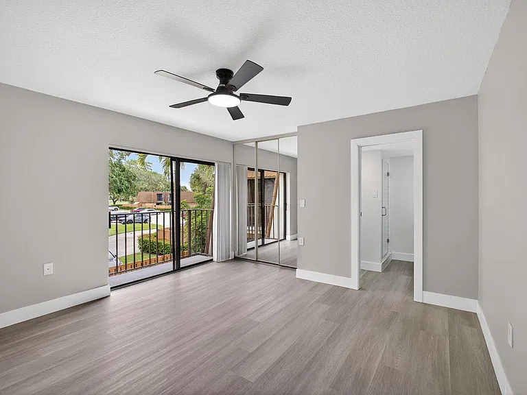 246 Charter Way — Photo 11