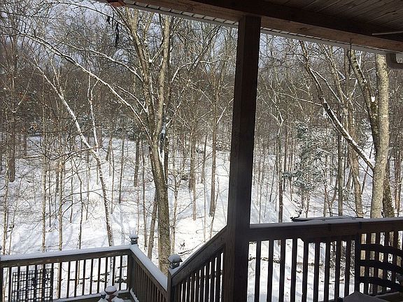 5th image of 306 Pond Dr