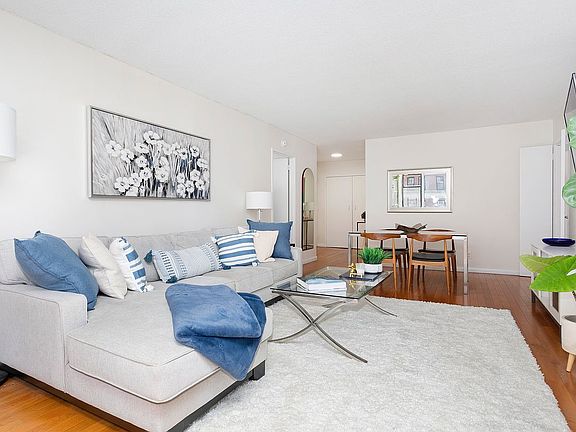 3rd image of 200 W 79th St APT 4F