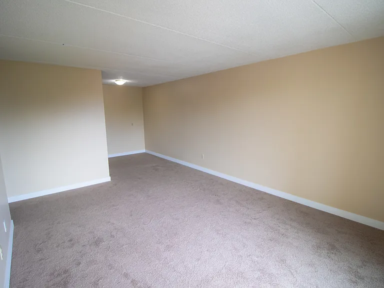 37 Berkeley Pl W — Photo 24