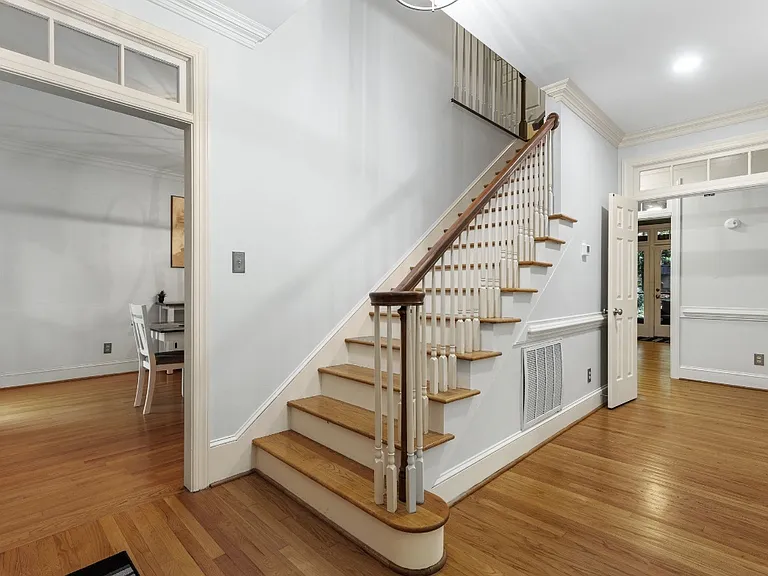 5008 Wood Valley Dr — Photo 2