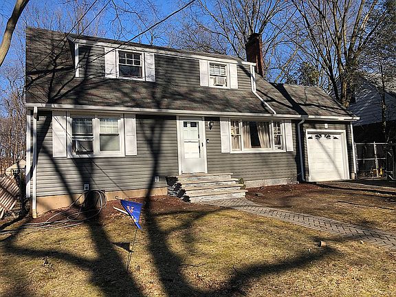3rd image of 45 Westlawn Dr