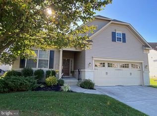 6 Genova Dr, West Berlin, NJ 08091