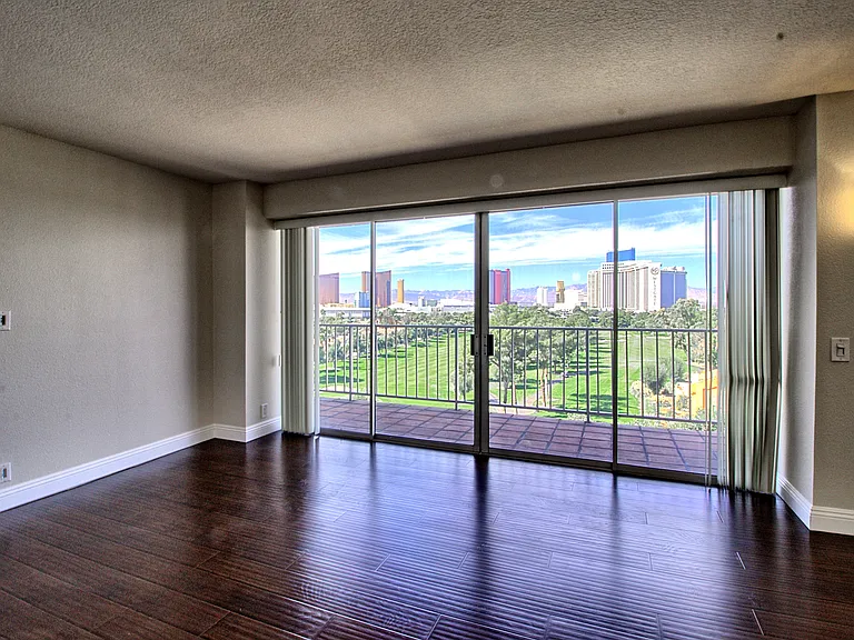 3111 Bel Air Dr #8E — Photo 12