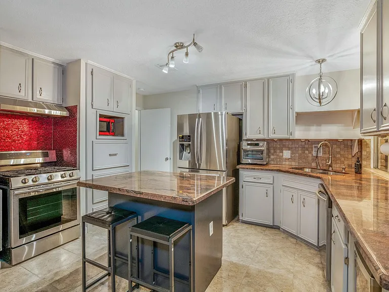 2539 Jester Ln — Photo 11