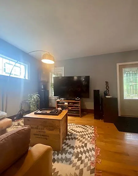 101 Allen St W — Photo 13