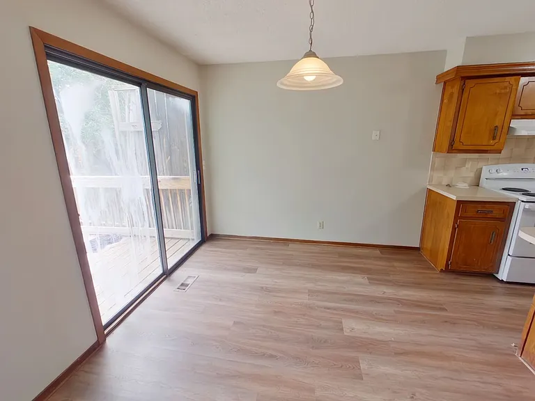1730 S Beech Ct — Photo 5