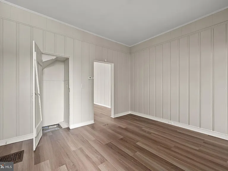 225 N Luzerne Ave — Photo 14