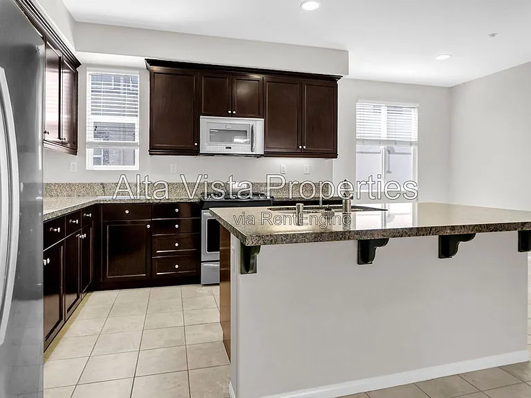 2346 Sentinel Ln — Photo 6