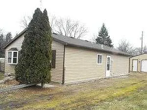 1810 Ambleside Rd photo 1