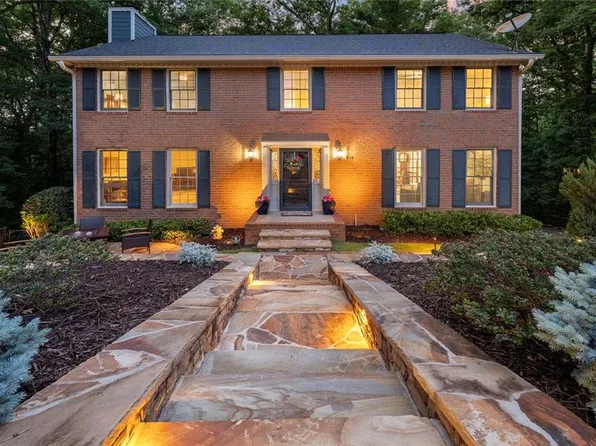 515 Bellfield Ct, Roswell, GA 30076