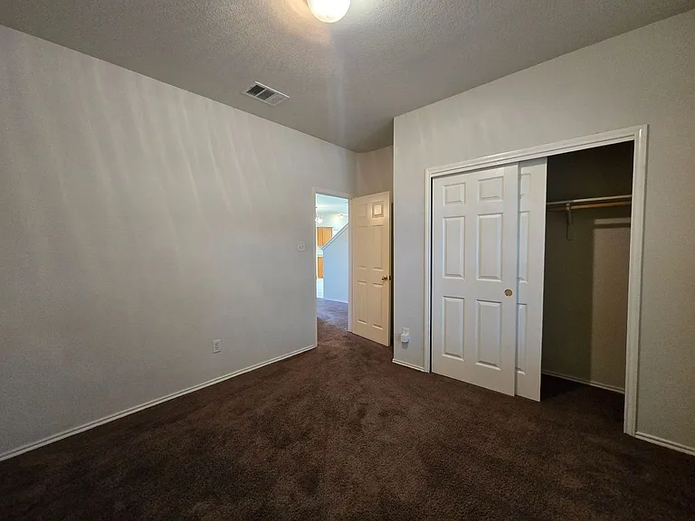 4708 Golden Gate Dr — Photo 19