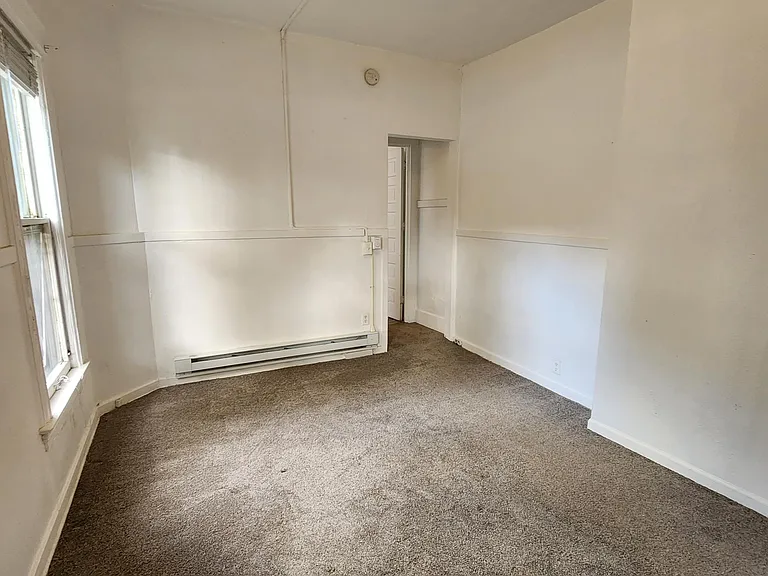 305 W Vine St — Photo 6
