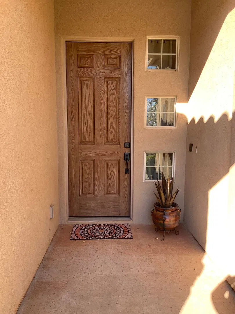 Gorgeous 3 Bedroom Home! — Photo 2