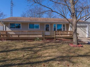 1316 Townley Dr, Bloomington, IL 61704