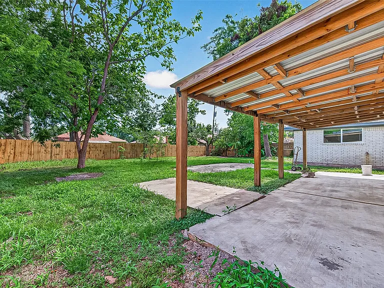509 Southern Oaks Dr — Photo 28