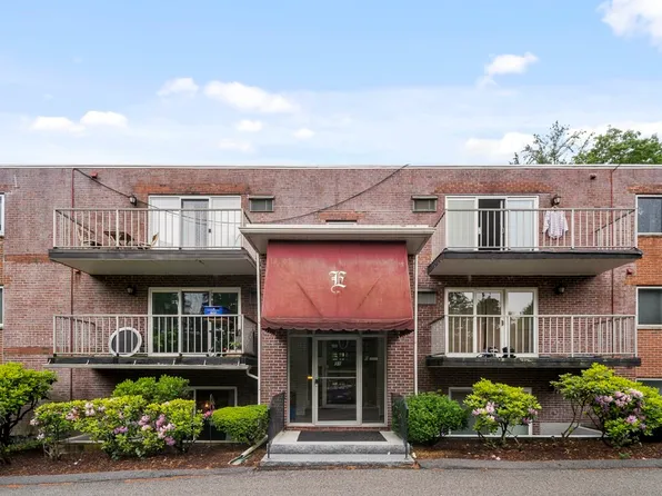 31 Hamlin Ln APT B11, Needham, MA 02492