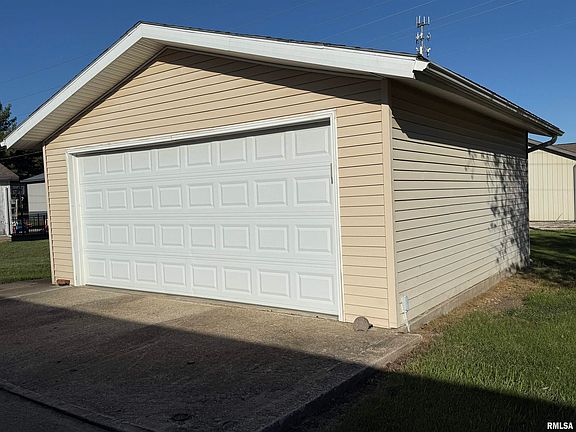 3rd image of 307 N 15th Ave