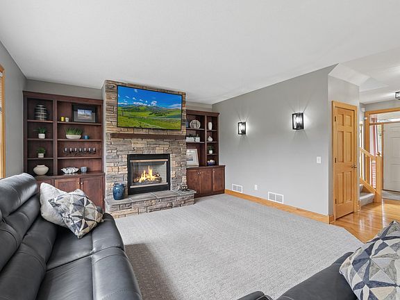 3rd image of 10828 Jersey Cir N