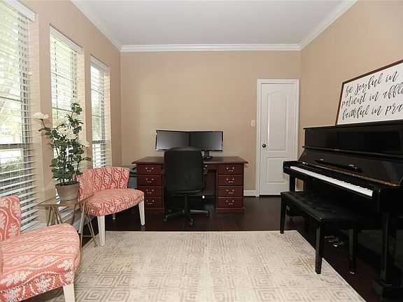 3rd image of 3315 Fair Falls Dr