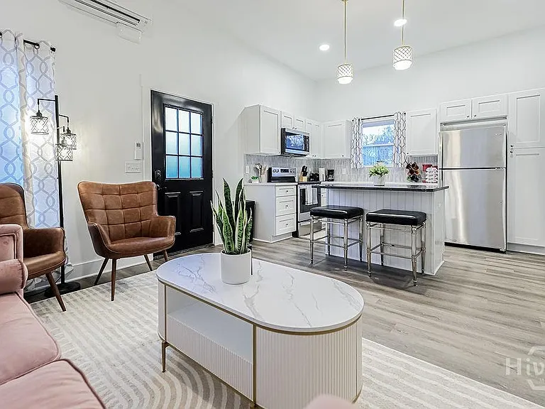 637 E Anderson St — Photo 25